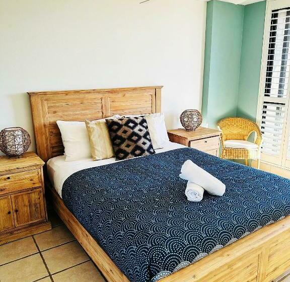 2 Bedrooms Apartment River View, Banyandah Towers