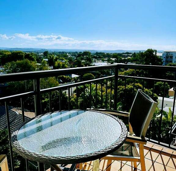 2 Bedrooms Apartment River View, Banyandah Towers