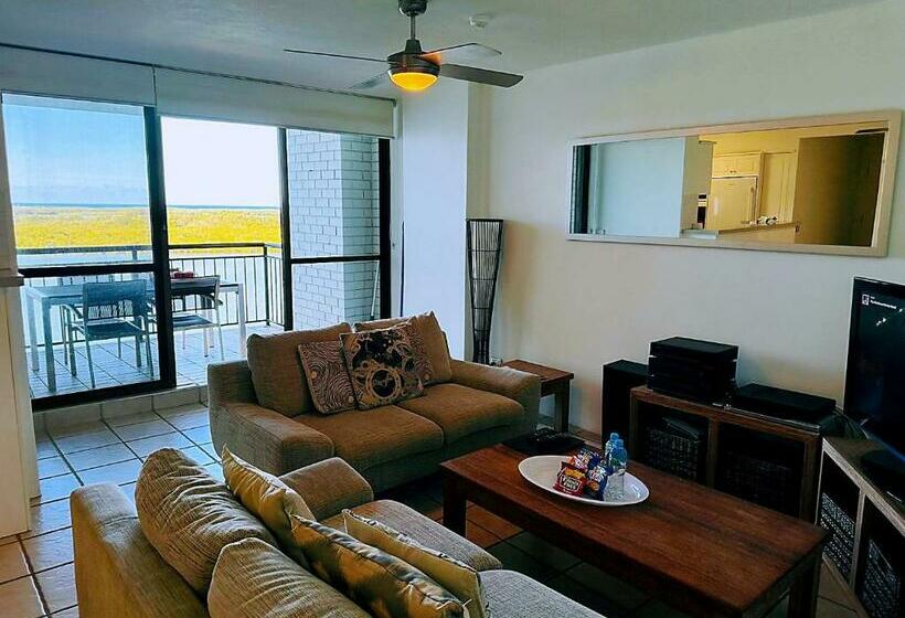 2 Bedrooms Apartment River View, Banyandah Towers