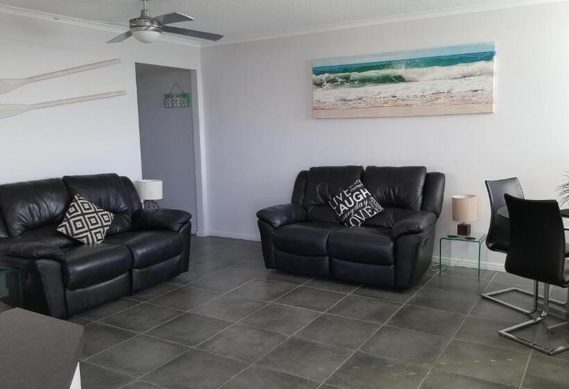 2 Bedrooms Apartment River View, Banyandah Towers