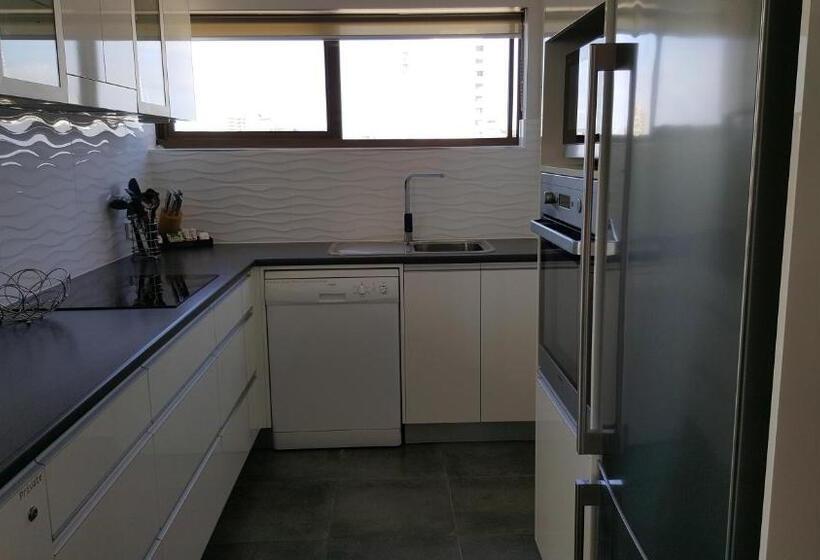 2 Bedrooms Apartment River View, Banyandah Towers