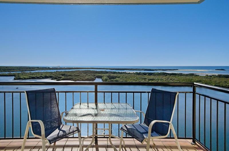 2 Bedrooms Apartment River View, Banyandah Towers