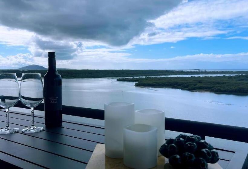 2 Bedrooms Apartment River View, Banyandah Towers