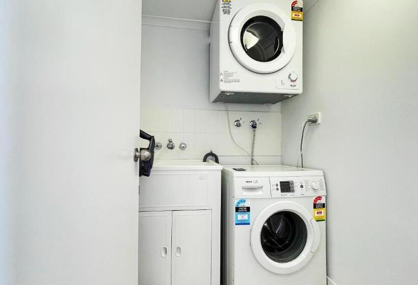 2 Bedrooms Apartment River View, Banyandah Towers