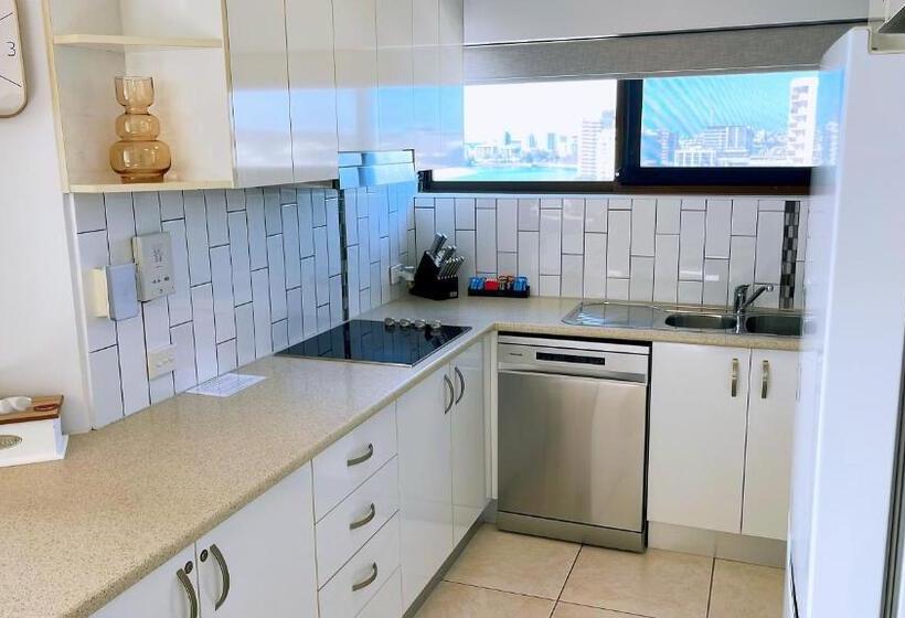 2 Bedrooms Apartment River View, Banyandah Towers