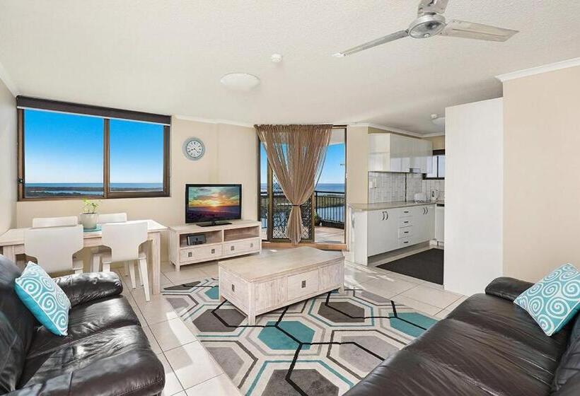 2 Bedrooms Apartment River View, Banyandah Towers