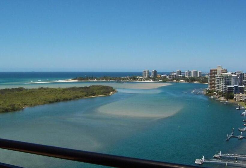 2 Bedrooms Apartment River View, Banyandah Towers