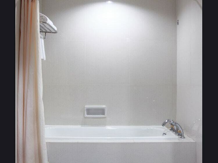 חדר סופריור, Grand Wahid Hotel Salatiga