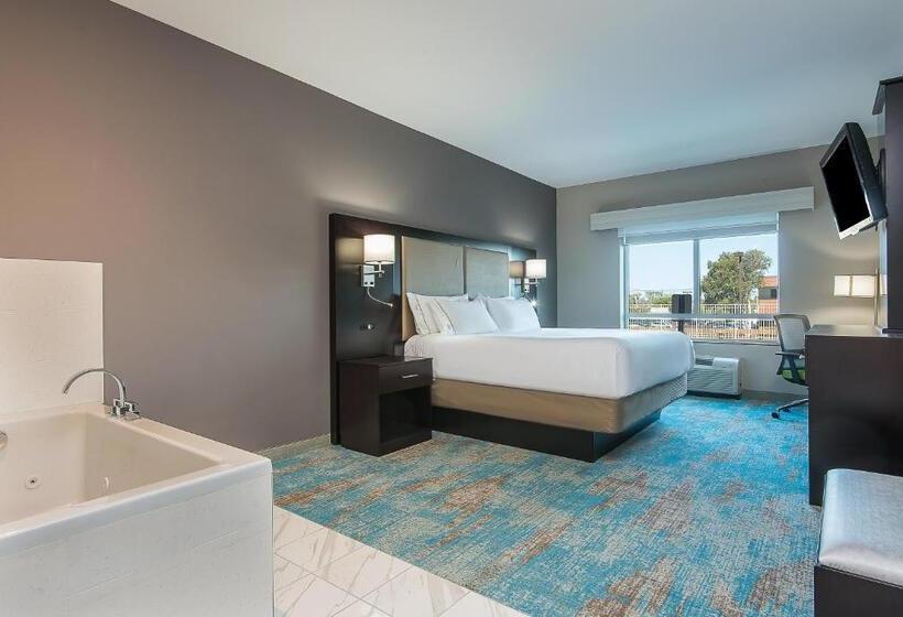 חדר אקזקיוטיב חדר קינג, Holiday Inn Express & Suites Norwood Boston Area By Ihg