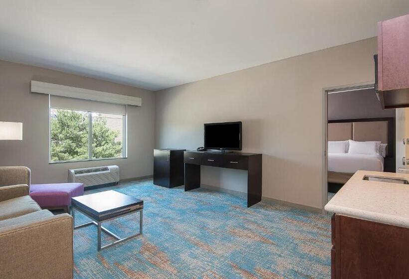 סוויטה, Holiday Inn Express & Suites Norwood Boston Area By Ihg