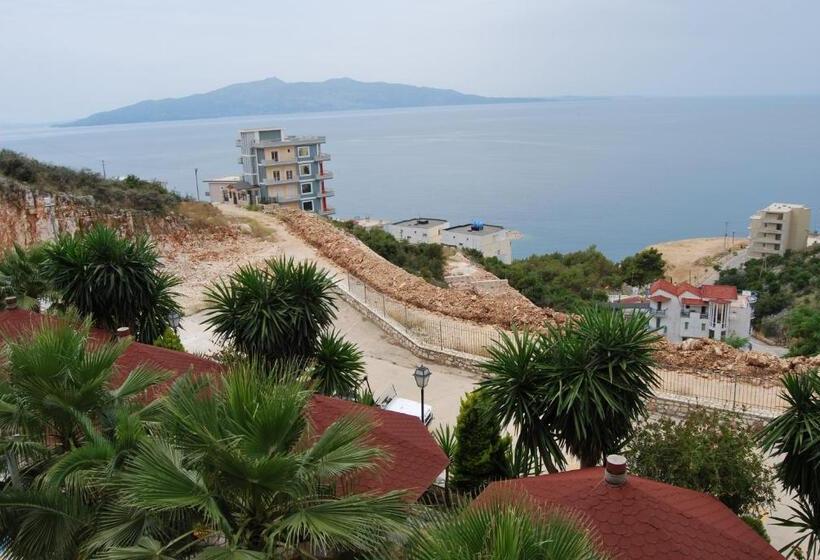 オーシャンビュースタンダードルームバルコニー付き, Panorama Sarande