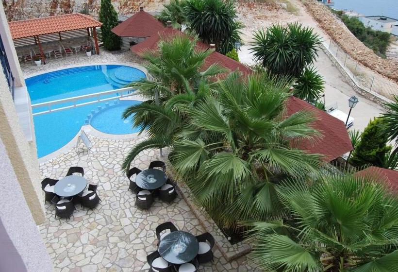 オーシャンビュースタンダードルームバルコニー付き, Panorama Sarande