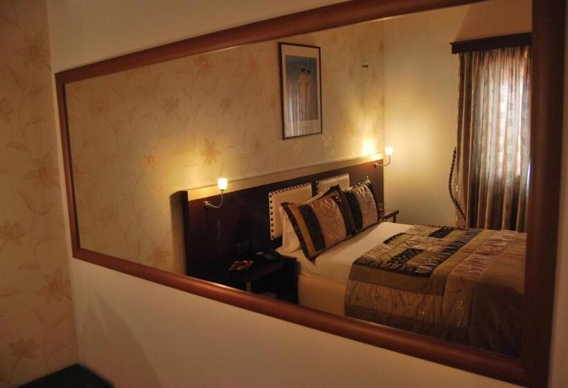 オーシャンビュースーペリアースイート, Panorama Sarande