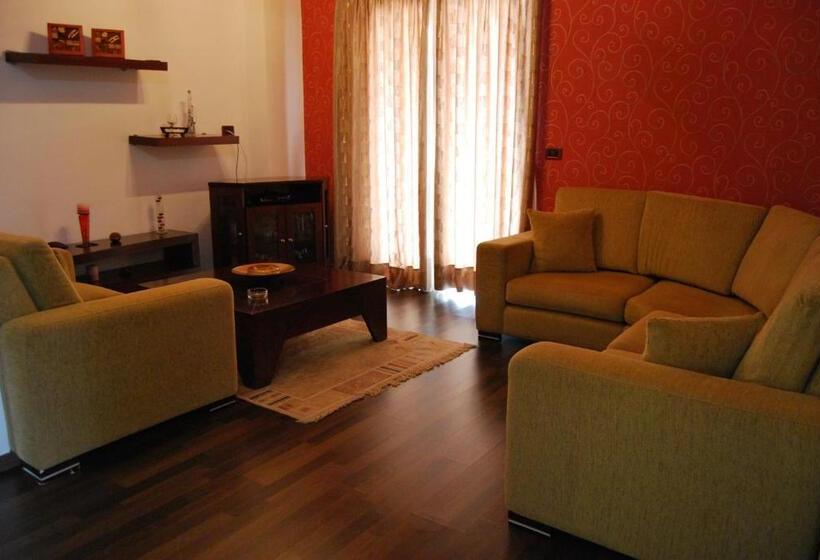 海の見えるプレミアムスイート, Panorama Sarande