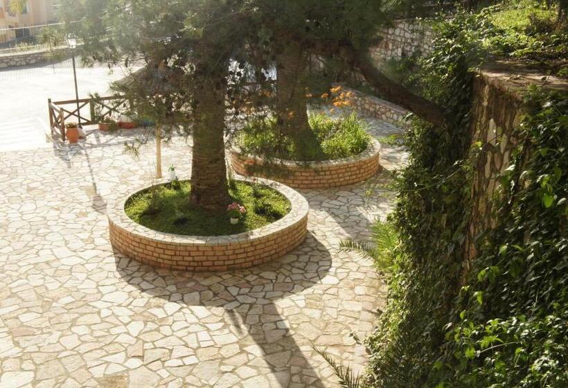 コンフォートシングルルーム, Panorama Sarande