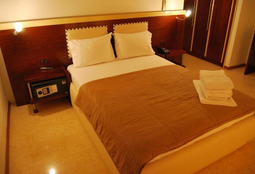 コンフォートシングルルーム, Panorama Sarande