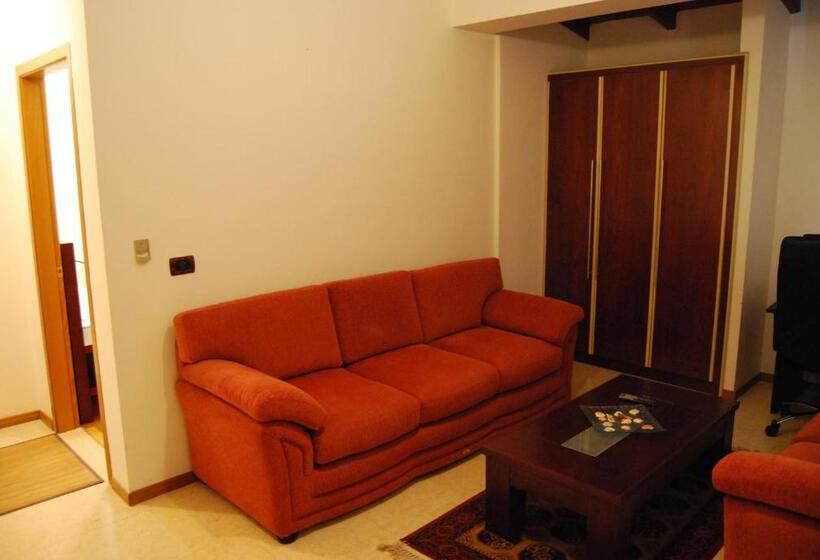 サイドシービュースイート, Panorama Sarande