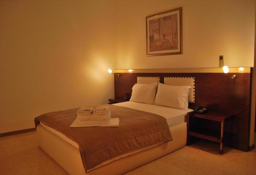 サイドシービュースイート, Panorama Sarande