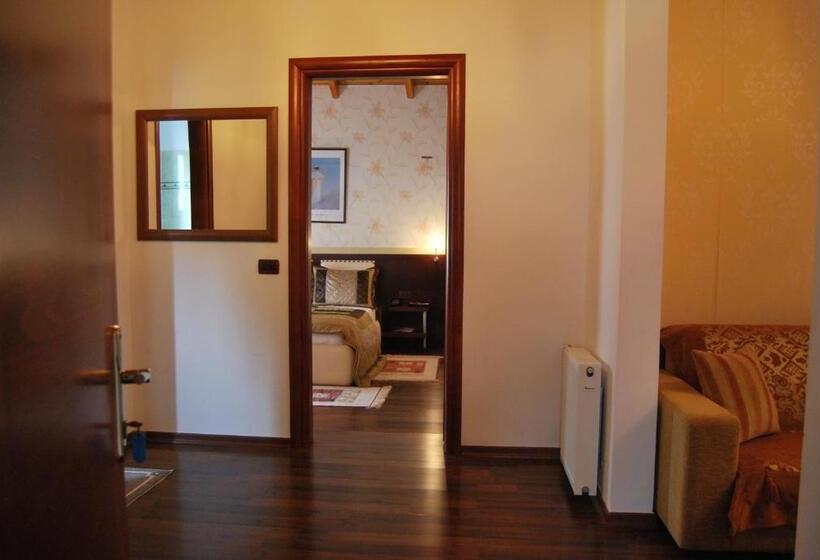 オーシャンビュースーペリアースイート, Panorama Sarande