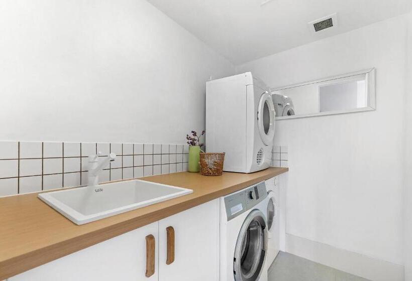 带花园景观及2个卧室的公寓, Surfers Century Oceanside Apartments