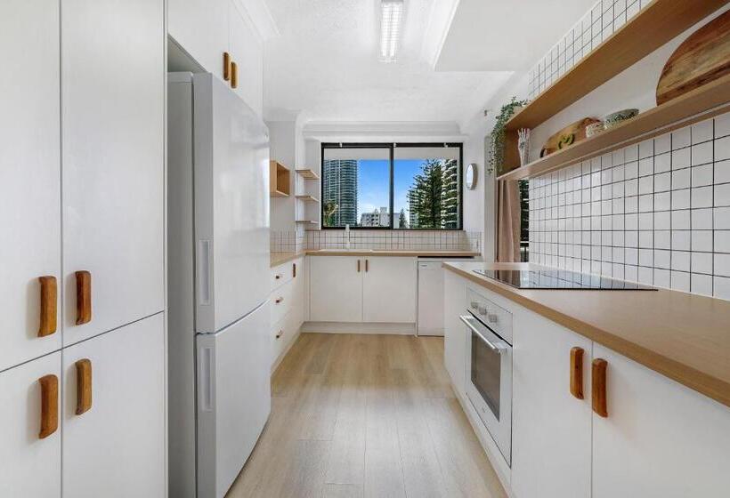 带花园景观及2个卧室的公寓, Surfers Century Oceanside Apartments