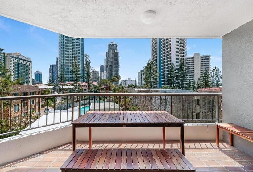 带花园景观及2个卧室的公寓, Surfers Century Oceanside Apartments