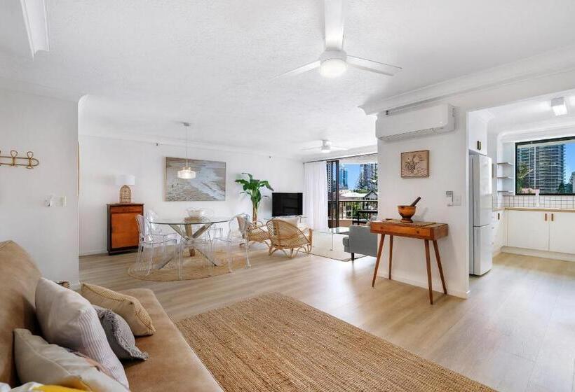 带花园景观及2个卧室的公寓, Surfers Century Oceanside Apartments