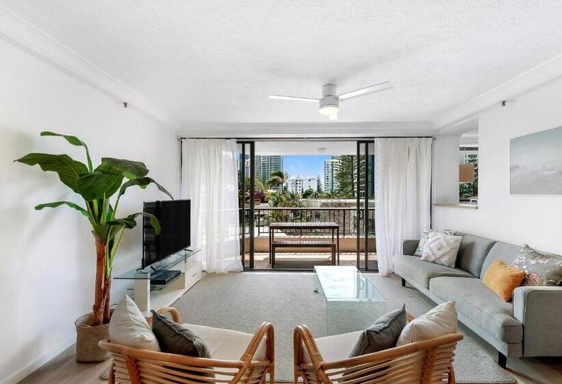 带花园景观及2个卧室的公寓, Surfers Century Oceanside Apartments