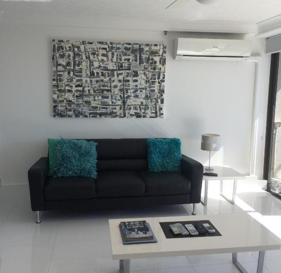 带1个卧室的带海景的公寓, Surfers Century Oceanside Apartments