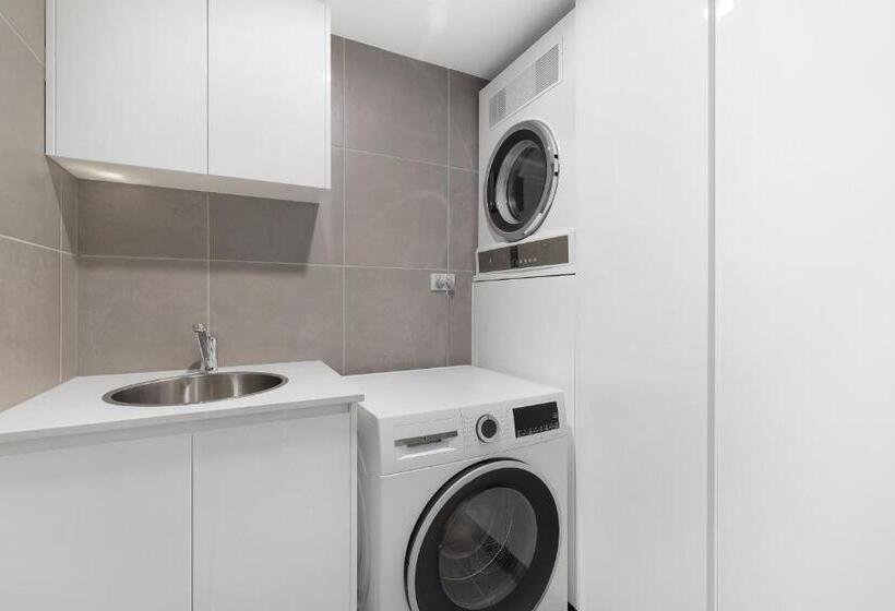 带2个卧室的高级公寓, Surfers Century Oceanside Apartments