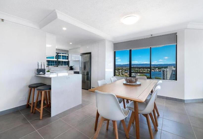 带2个卧室的高级公寓, Surfers Century Oceanside Apartments