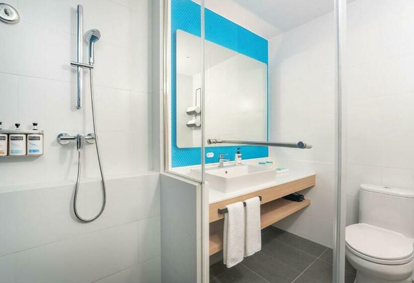 带大床的套房, Holiday Inn Express Shunde Daliang, An Ihg