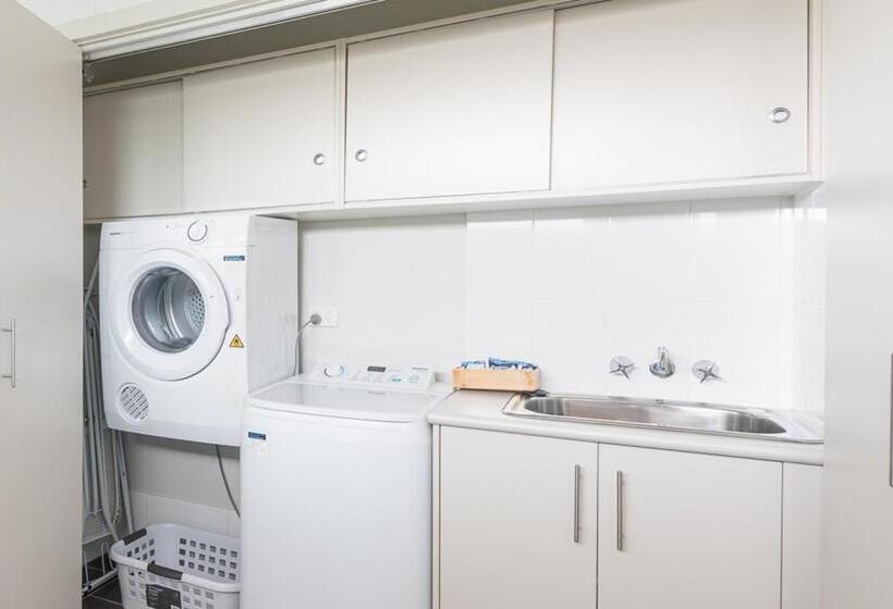 침실 2개 아파트, Warners Bay Apartments