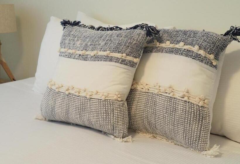 דירת שני חדרים, Warners Bay Apartments