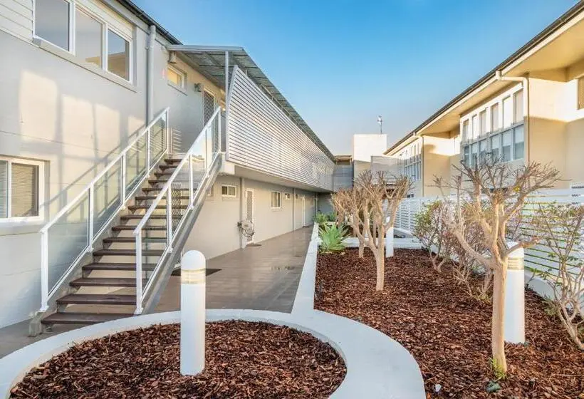 ３ベッドルームアパートメント, Warners Bay Apartments