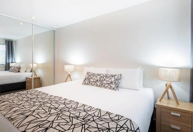 ３ベッドルームアパートメント, Warners Bay Apartments