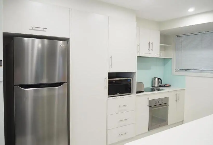 ３ベッドルームアパートメント, Warners Bay Apartments