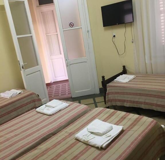 اتاق استاندارد چهار تخته, Hosteria San Martin