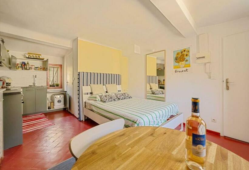 스탠다드 스튜디오, Catherine Studios