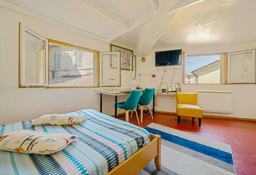 스탠다드 스튜디오, Catherine Studios