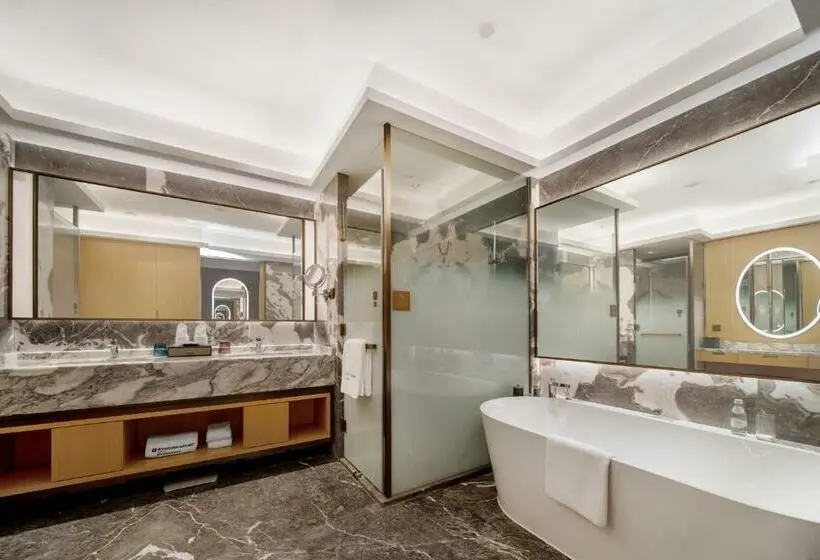キングサイズベッドのデラックスルーム, Wyndham Grand Zhaoqing Downtown