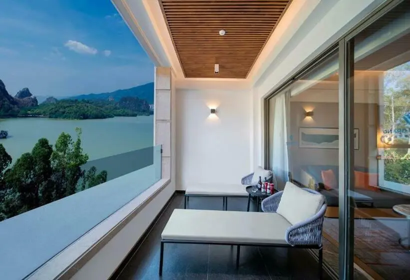 キングサイズベッドのデラックスルーム, Wyndham Grand Zhaoqing Downtown