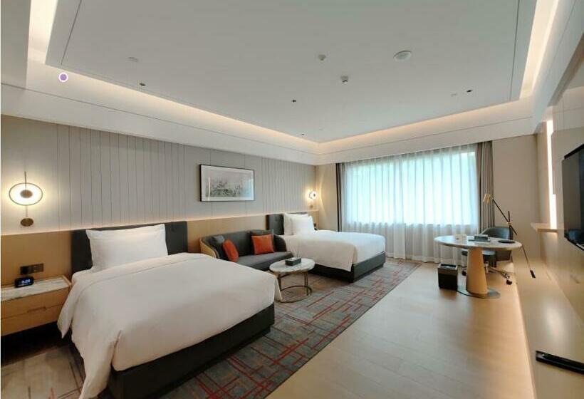 Номер Executive Вид на Сад, Wyndham Grand Zhaoqing Downtown