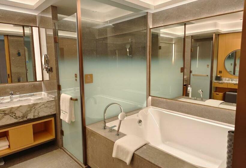 Номер Стандарт 2 Двуспальные Кровати, Wyndham Grand Zhaoqing Downtown