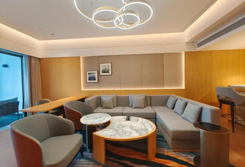 Люкс Повышенной Комфортности, Wyndham Grand Zhaoqing Downtown