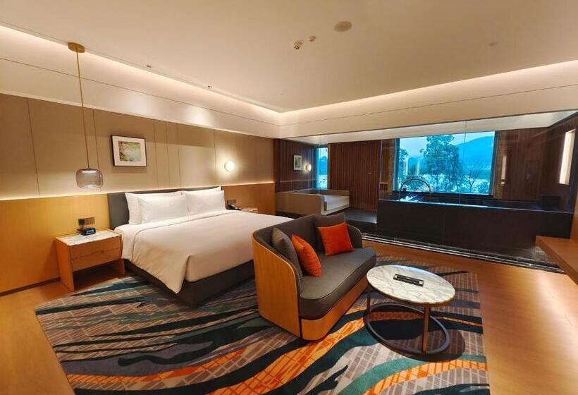 Люкс Повышенной Комфортности, Wyndham Grand Zhaoqing Downtown