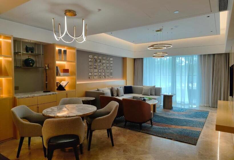 Люкс Дюплекс, Wyndham Grand Zhaoqing Downtown