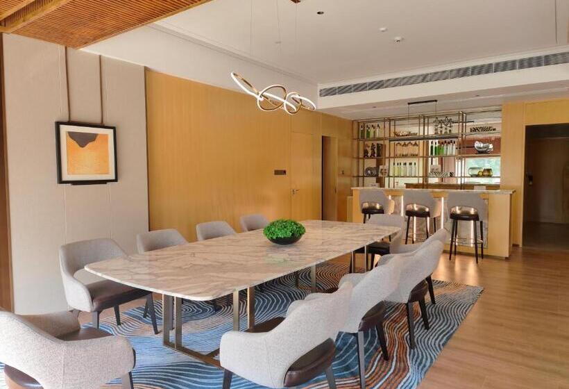 Люкс Дюплекс, Wyndham Grand Zhaoqing Downtown