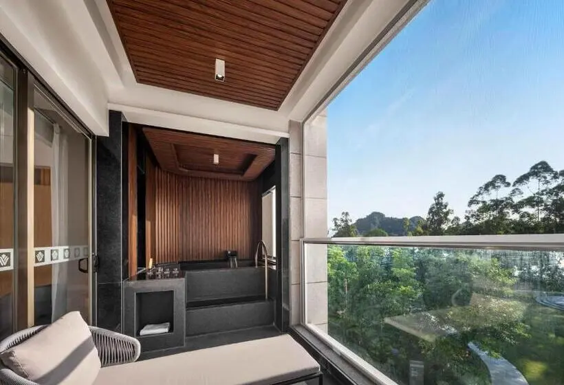 キングサイズベッドのデラックスルーム, Wyndham Grand Zhaoqing Downtown