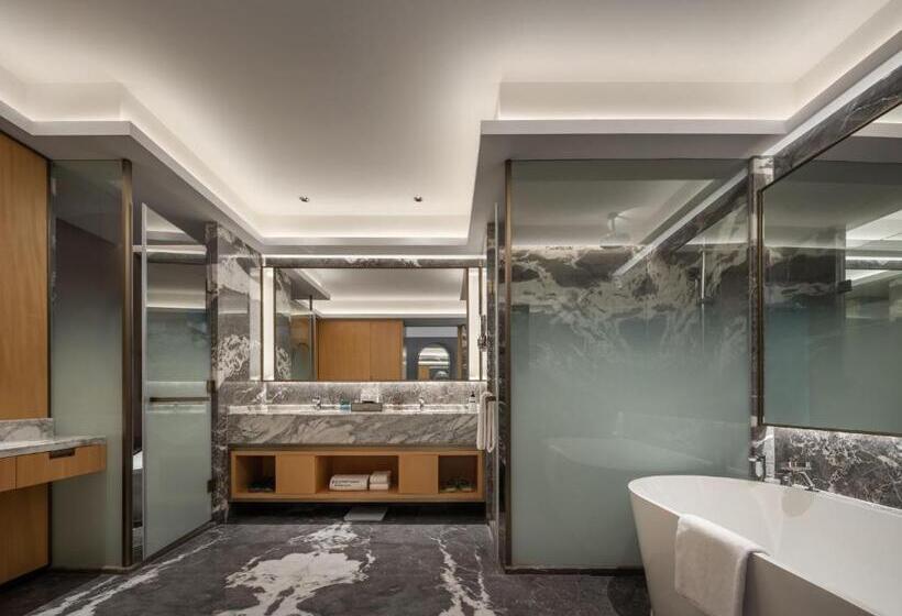 Номер Deluxe Кровать Кинг, Wyndham Grand Zhaoqing Downtown